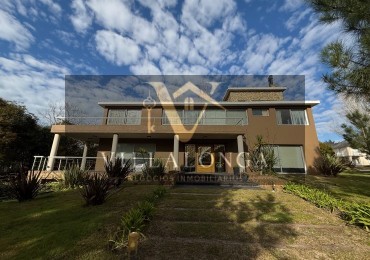 CASA EN VENTA - TERRAZAS AL GOLF - PINAMAR